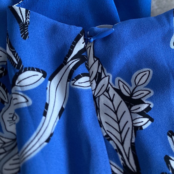 ❤️ Lovers and Friends Romper NWOT Size Small - Picture 5 of 8